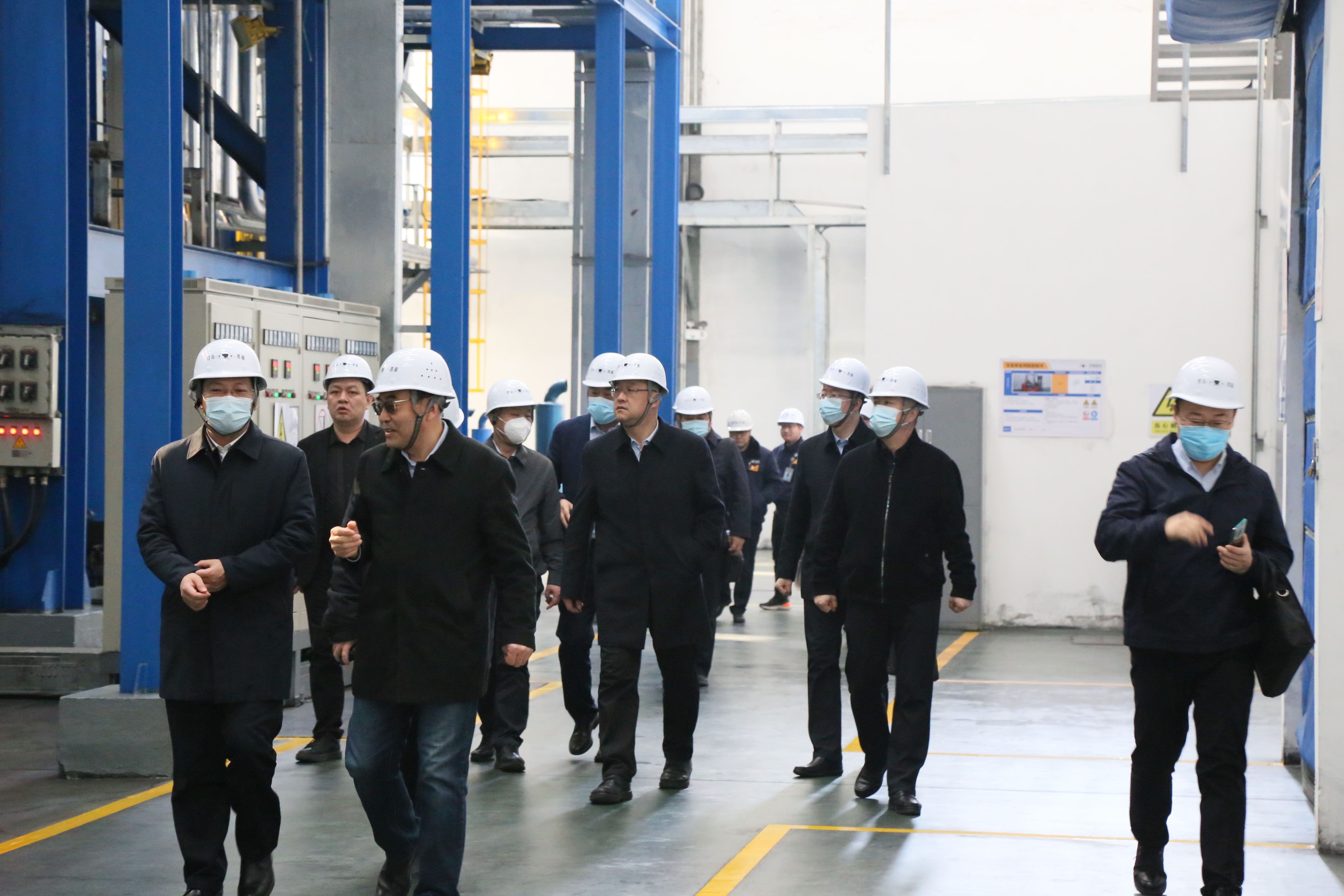 乌海市市委辅导一行至通辽qy千亿钻研院调查 (2).jpg 乌海市市委辅导一行至通辽qy千亿钻研院调查 (2).jpg