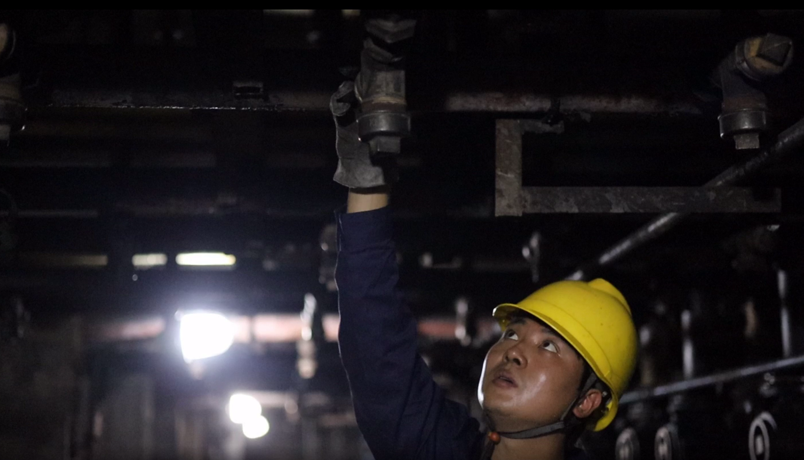 丁洪毅畅通焦炉管路.jpg 丁洪毅畅通焦炉管路.jpg