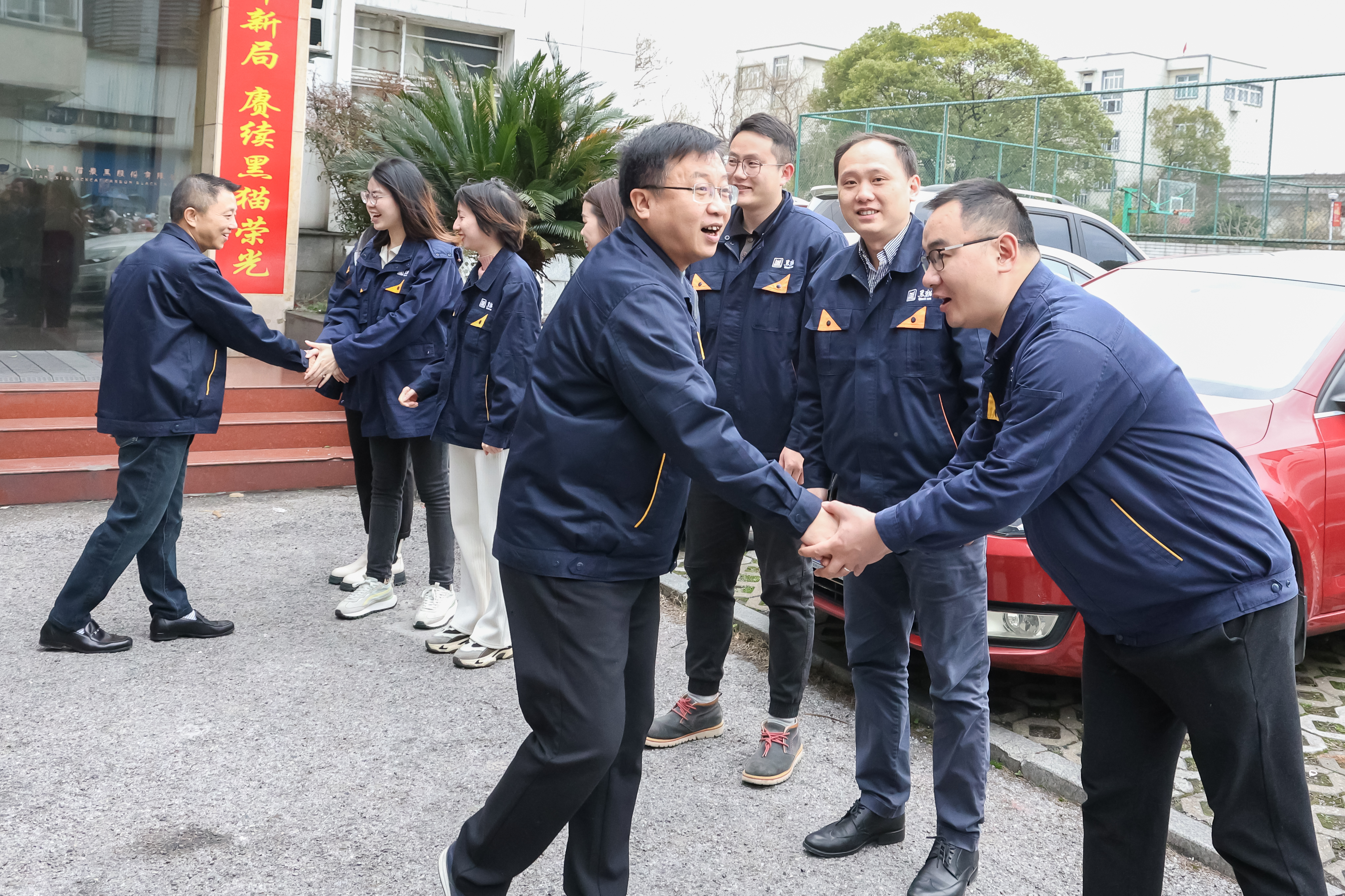 04 qy千亿股份.jpg