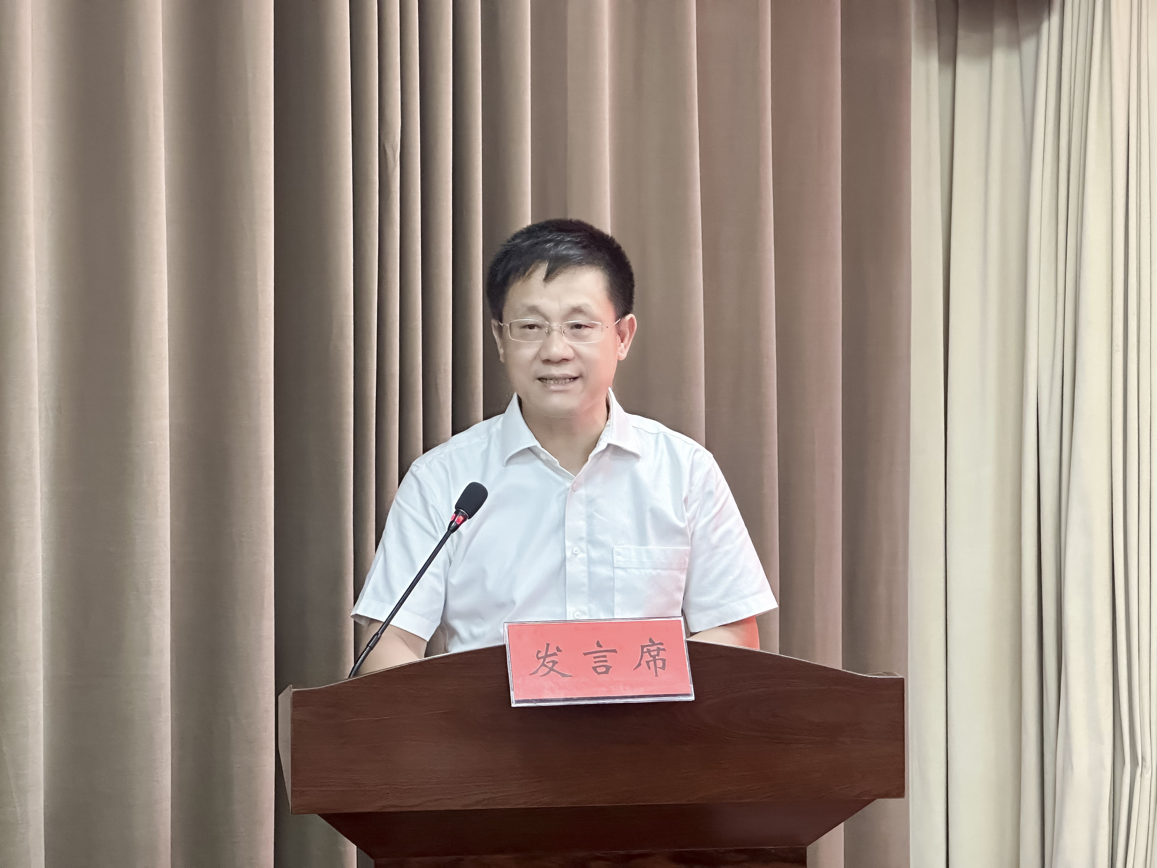 图片2 程卫东讲话.jpg 图片2 程卫东讲话.jpg