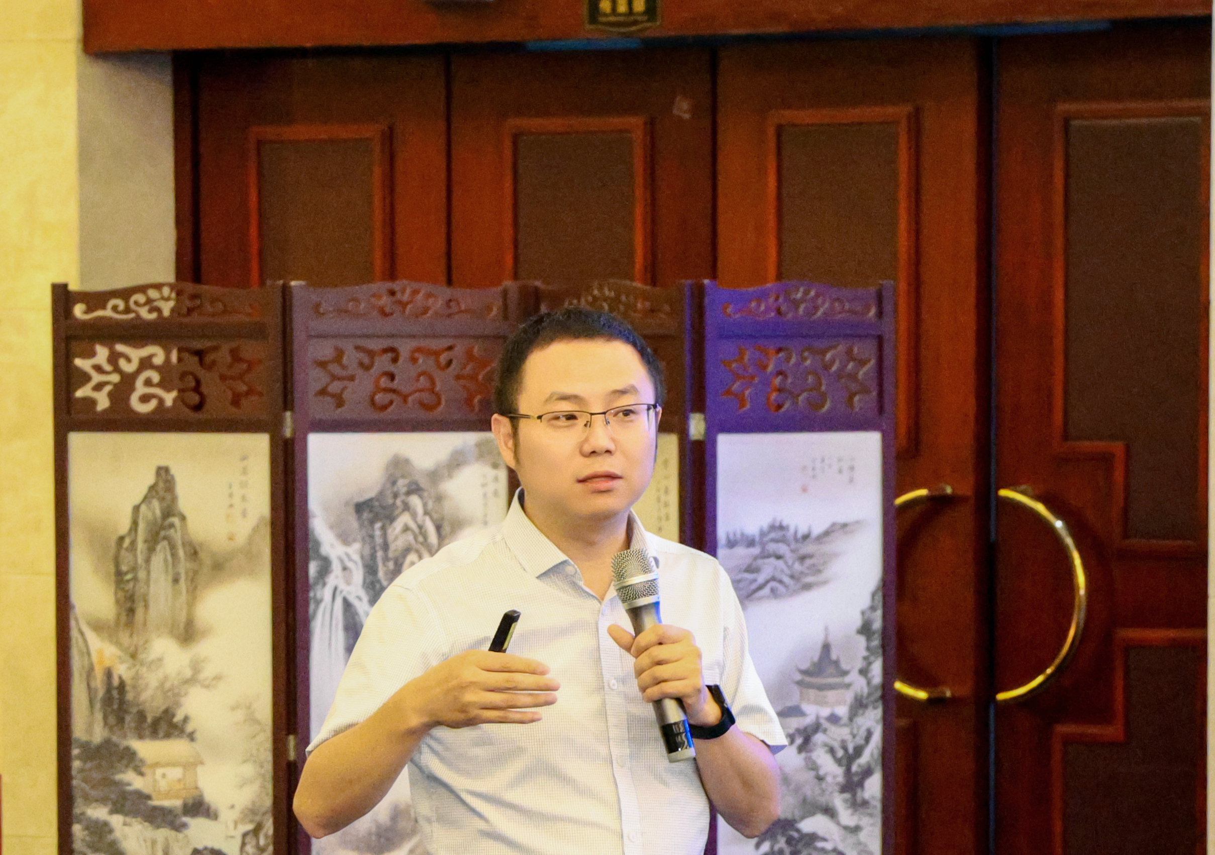 图3 骆剑明专题授课.jpg 图3 骆剑明专题授课.jpg