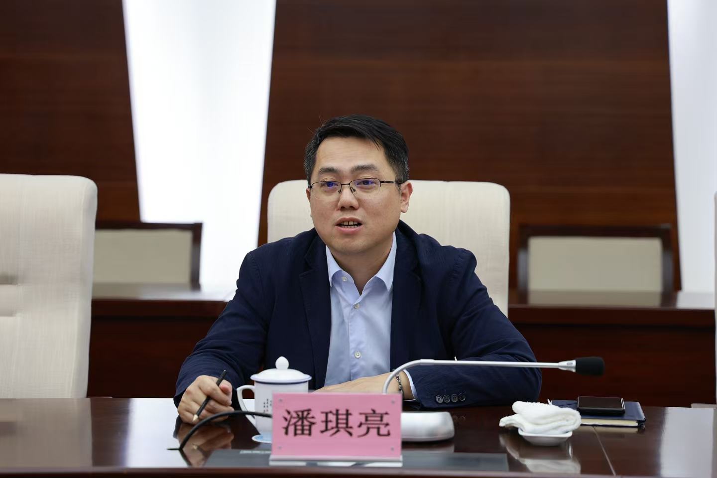 潘琪亮讲话.jpg 潘琪亮讲话.jpg