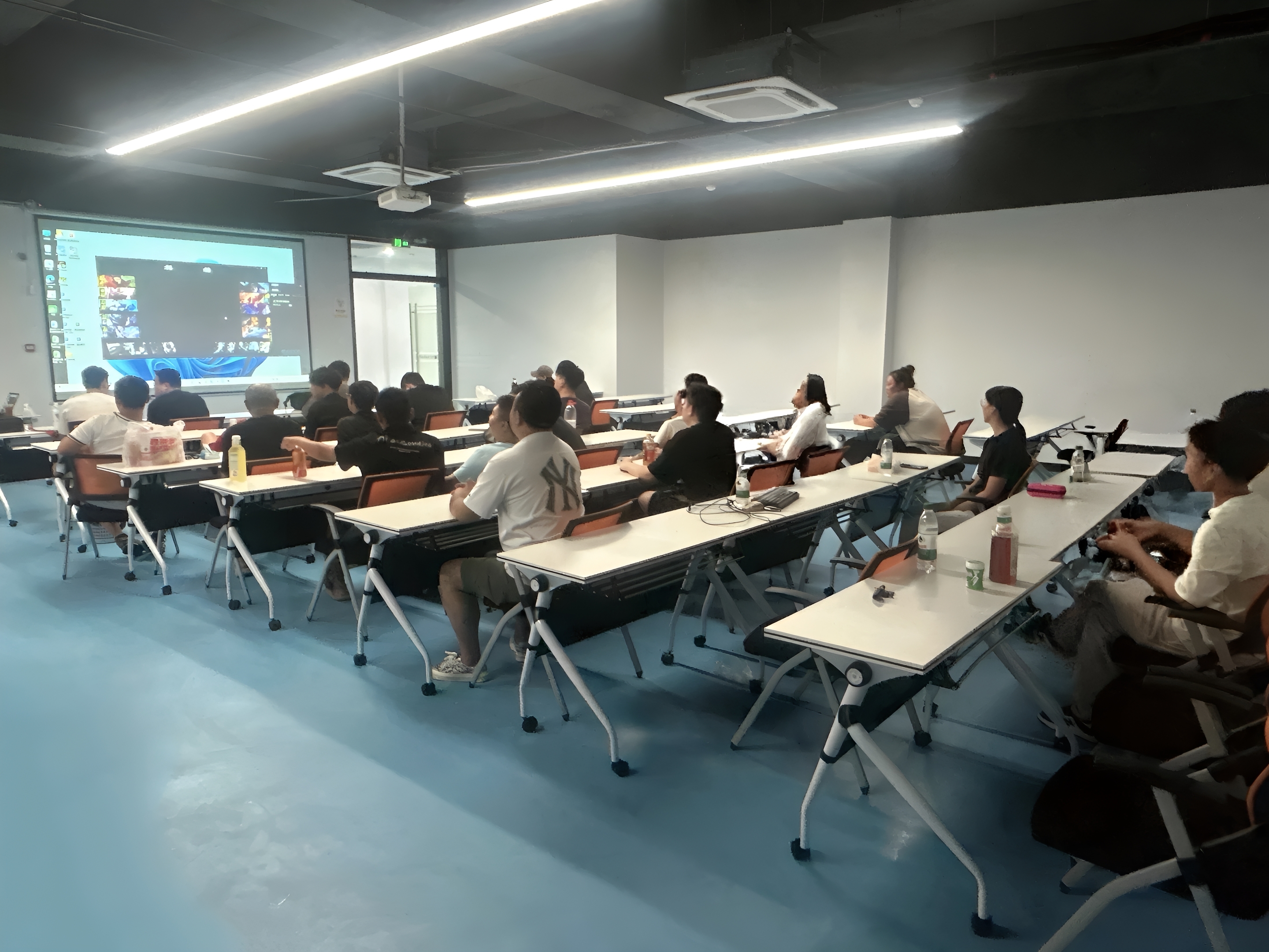 图2 观摩角逐.jpg 图2 观摩角逐.jpg