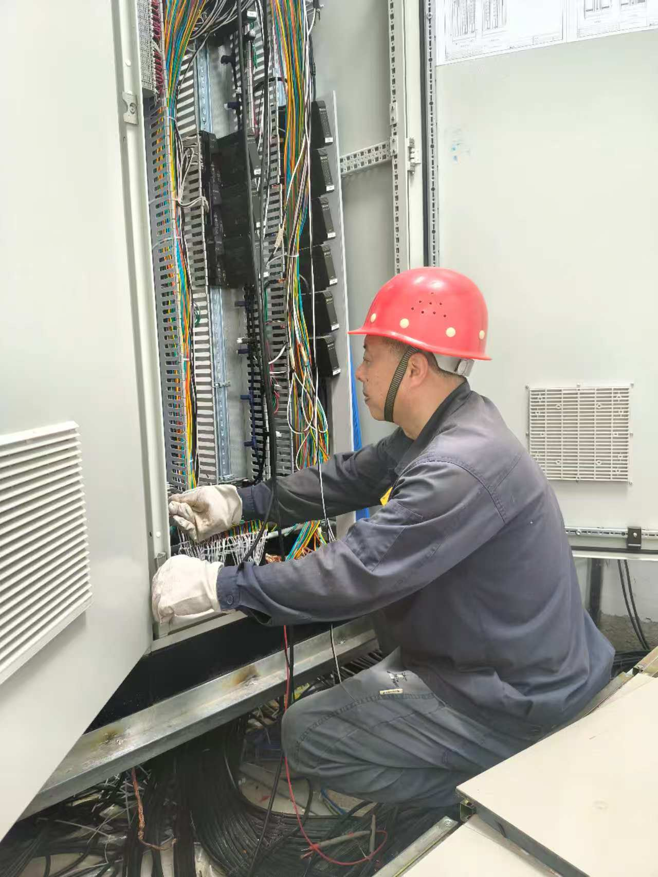 磷酶素车间建理DCS柜.png